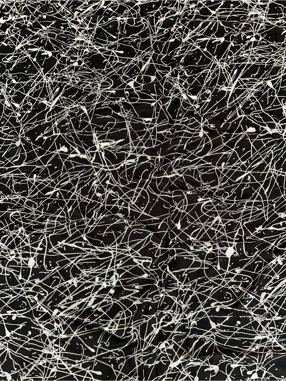 Black & White Abstract Print Women's Scarf 37“ x 55“ - Picture 3 of 7